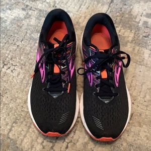 Brooks GTS 19 Size 10.5